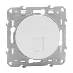 fiable-moderne-économique-esthétique-design-durable-pratique-élégant-simple-innovant-compact-robuste-accessible-polyvalent-intemporel-sécurisé-adaptable-stylé-essentiel-schneider-odace-prise-rj45-categorie-6-inthernet-blanc