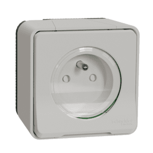 appareillage-mureva-schneider-etanche-garage-dehors-prise-2p+t-blanc-ip55-complete-apparent-fiable-moderne-robuste-étanche-durable-pratique-sécurisé-résistant-innovant-polyvalent-simple-adaptable-design-intemporel-solide-accessible-schneider-mureva-extérieur-